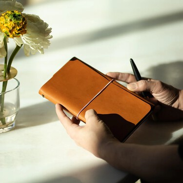 Los cuadernos Louise Carmen cuestan, como poco, 150 euros: con este DIY puedes hacerlo tú misma por menos de 30