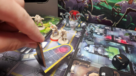 La "consolización" parece ser el futuro de los juegos de mesa, y se traduce en cargar los dados o actualizarles el firmware. Probando Teburu