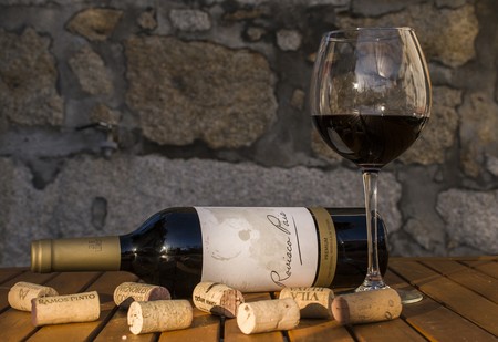 El consumo excesivo y habitual de alcohol eleva la presión arterial y el riesgo cardiovascular