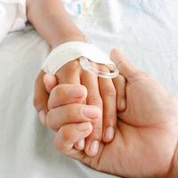 Un policía cede sus horas sindicales a otro para que pueda cuidar a su hijo con leucemia