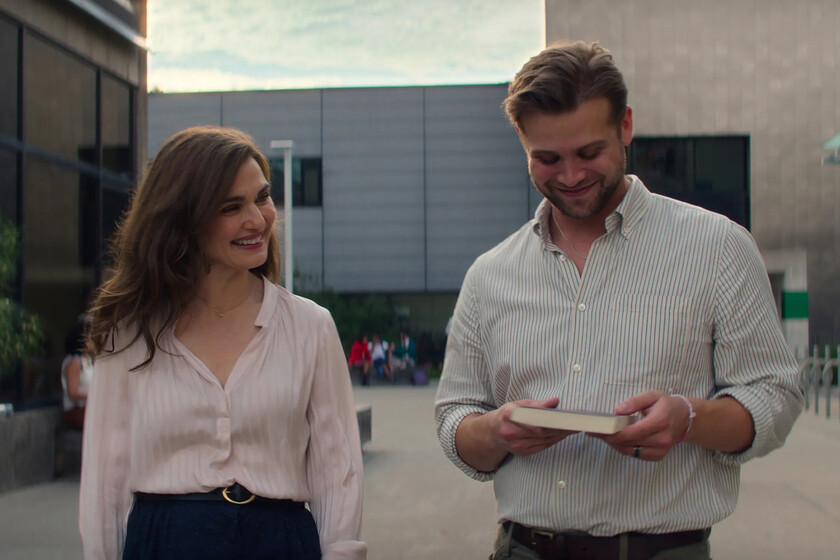 La serie 'Vladimir' explora el sexo, la obsesión y las tensiones entre generaciones con Rachel Weisz y Leo Woodall