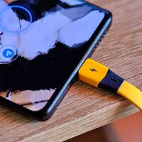 Si al cargar el móvil conectas el cable al cargador antes que al teléfono, puede que rompas algo 