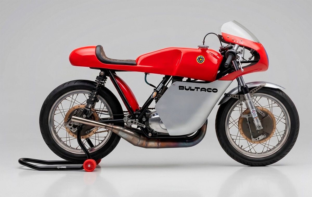 La nouvelle TSS 350 s'inspire de la Model 29 , une moto de course produite entre 1969 et 1970 à 58 exemplaires
