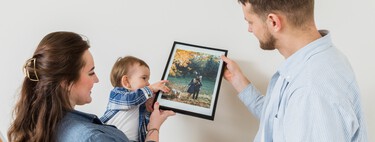 ¿Tú también sientes que las fotos de tus hijos se pierden en una nube digital? Por qué crear recuerdos en papel es más especial (y fácil) que nunca 