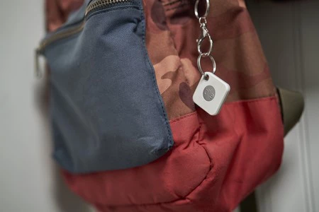 Tile は追跡デバイスを開発するメーカーで、Apple が AirTag で意図しているものとよく似ています。