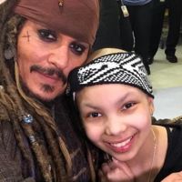 ¡Bravo Johnny Depp!: visita a los niños en el hospital vestido de Jack Sparrow 