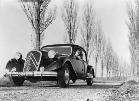 Si eres fan de Citroën, es imperativo que visites su museo virtual