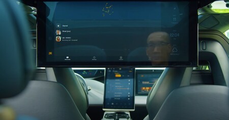 El coche eléctrico de Faraday Future se resiste a morir: así es la excesiva pantalla trasera del FF91