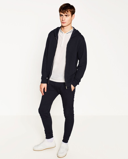 Si todavía no tienes claro el concepto “sporty chic” Zara te muestra como llevarlo