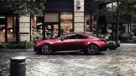 Lexus RC coupé calle