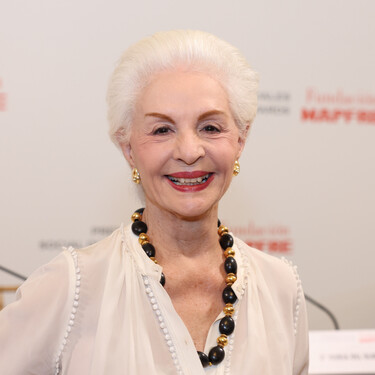 Carolina Herrera, 87 años: "Mis padres eran especiales; recuerdo mi infancia con alegría, había un jardín precioso y crecía un jazmín con un aroma divino"