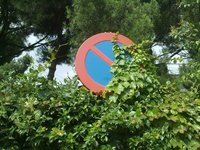 Algunas señales sobran cuando quieres aparcar