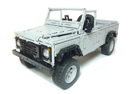 Land Rover Defender hecho con piezas de LEGO