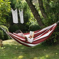 Disfruta a tope del jardín de tu casa, sin gastar una fortuna, con las hamacas y soportes de IKEA