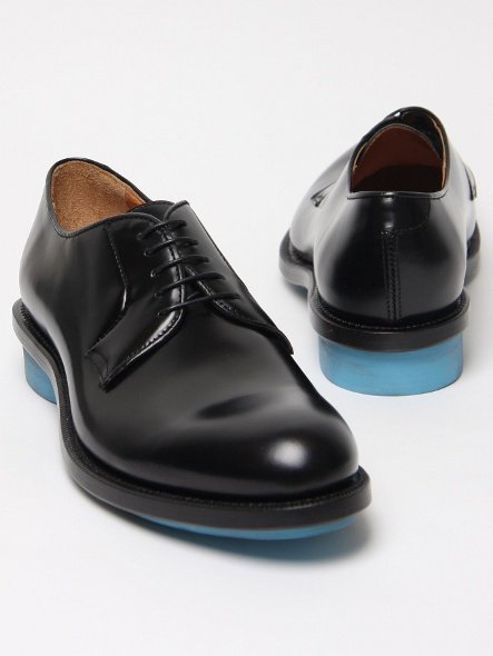 Zapatos con suelas de colores para esta temporada, ¿te atreves?