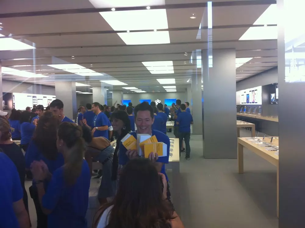 Foto de Inauguración Apple Store La Maquinista (49/93)