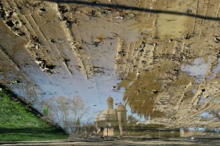 'Fotocharcos': viendo el mundo en el reflejo de los charcos de agua