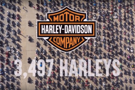 ¡Récord Guinness! 3.497 motos de Harley-Davidson se reunieron en Texas para ayudar a los veteranos de guerra