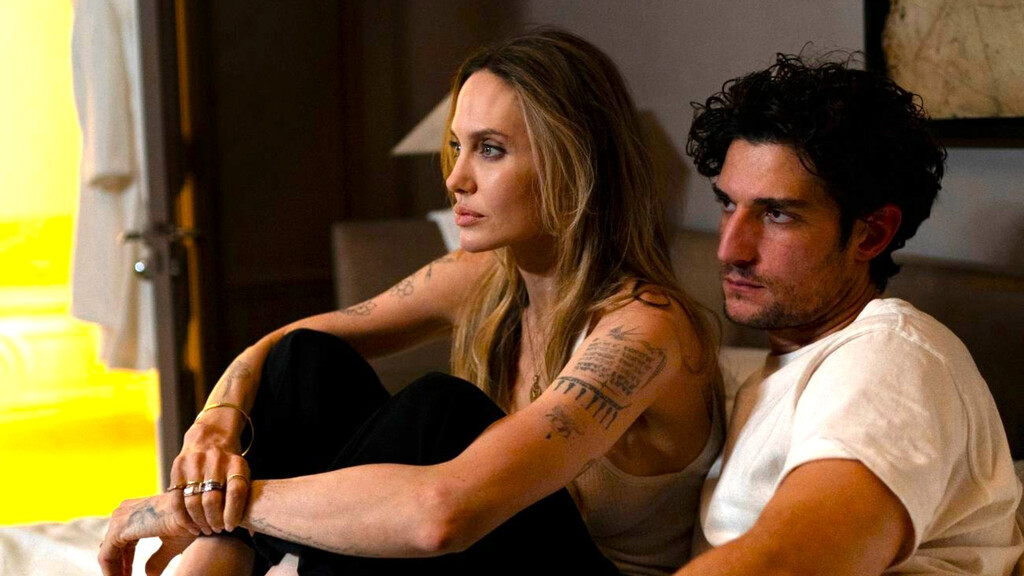 'Alta Costura' es la otra cara de 'El Diablo Viste de Prada'. Una Angelina Jolie espectacular no camufla una película vacía