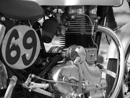 Royal Enfield con kit Café Racer