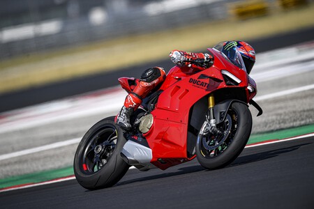 ¡Bestial! La nueva Ducati Panigale V4 es todavía más potente, mejor equipada y con más tecnología para circuito y carretera