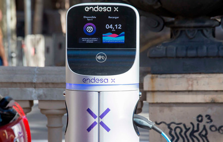 Endesa mantiene que a finales de 2020 tendrá 2.000 puntos de carga para coches eléctricos pese al coronavirus