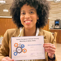 Esqueça os laboratórios europeus: jovem cientista brasileira desvenda o segredo de uma doença mortal e é destaque em sociedade científica internacional 