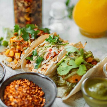Prepara tacos de tilapia con crema de chipotle por menos de 100 pesos y pocos ingredientes