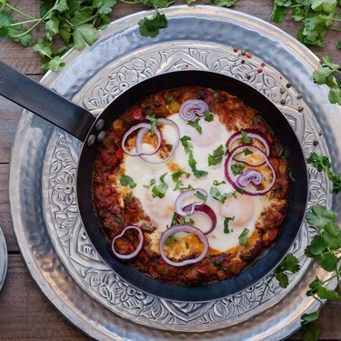 Shakshuka: receta del desayuno con huevos del Magreb que triunfa en todo el mundo (y es perfecto como cena)
