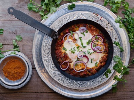 Shakshuka: receta del desayuno con huevos del Magreb que triunfa en todo el mundo (y es perfecto como cena)
