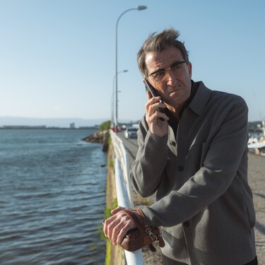 La serie que ha vuelto a Netflix con su segunda temporada y ya está arrasando. Su historia real es aún más sorprendente