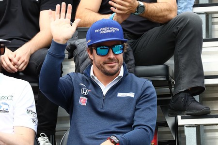 Fernando Alonso sigue estando en forma. No se le resisten ni las nueces