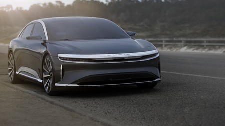 El renovado Lucid Air se deja ver por Monterrey y augura una promesa que no se materializará