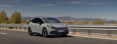 Probamos el CUPRA Born e-Boost de 77 kWh: 231 CV para el verdadero GTI en la era del coche eléctrico
