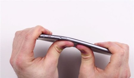 El "bendgate" no solo afecta al iPhone 6 Plus: los smartphones y phablets con Android también se doblan