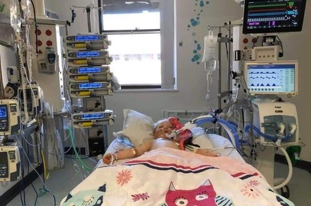 Una niña de cinco años que había superado el coronavirus, lucha por su vida tras contraer la enfermedad de Kawasaki