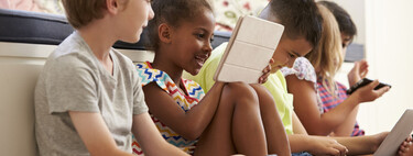 Este es el tiempo máximo de uso de pantallas por parte de los niños según su edad