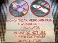 Los Crocs geniales, pero cuidado con las escaleras mecánicas