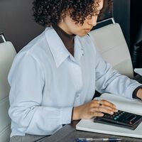 Si eres autónomo, evita cometer estos fallos en la declaración de la RENTA 2022-2023