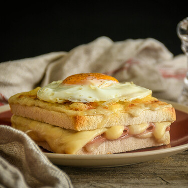 Cómo hacer croque-madame, el (otro) sándwich francés por excelencia