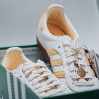 Adidas lanza sus nuevas zapatillas Samba a todo color: tienen descuento y están en todas las tallas  
