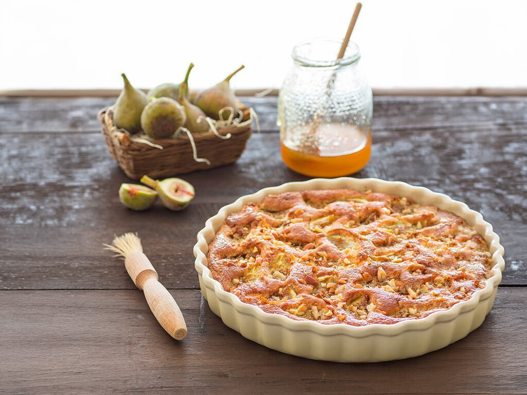 Tarta de higos, miel y almendra: receta de sabores árabes
