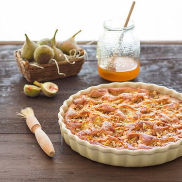 Tarta de higos, miel y almendra: receta de sabores árabes