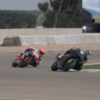 El mejor vídeo que vas a ver hoy: irse de tandas con unos colegas y acabar metiendo rueda... ¡a Marc Márquez!