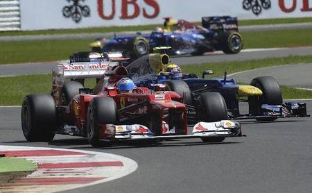 Fernando Alonso empezó con duros