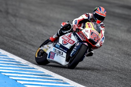 Sam Lowes domina la carrera de Moto2 y afianza su liderato