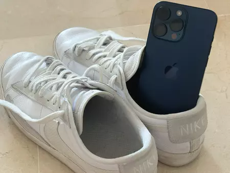 iPhoneスニーカー盗難