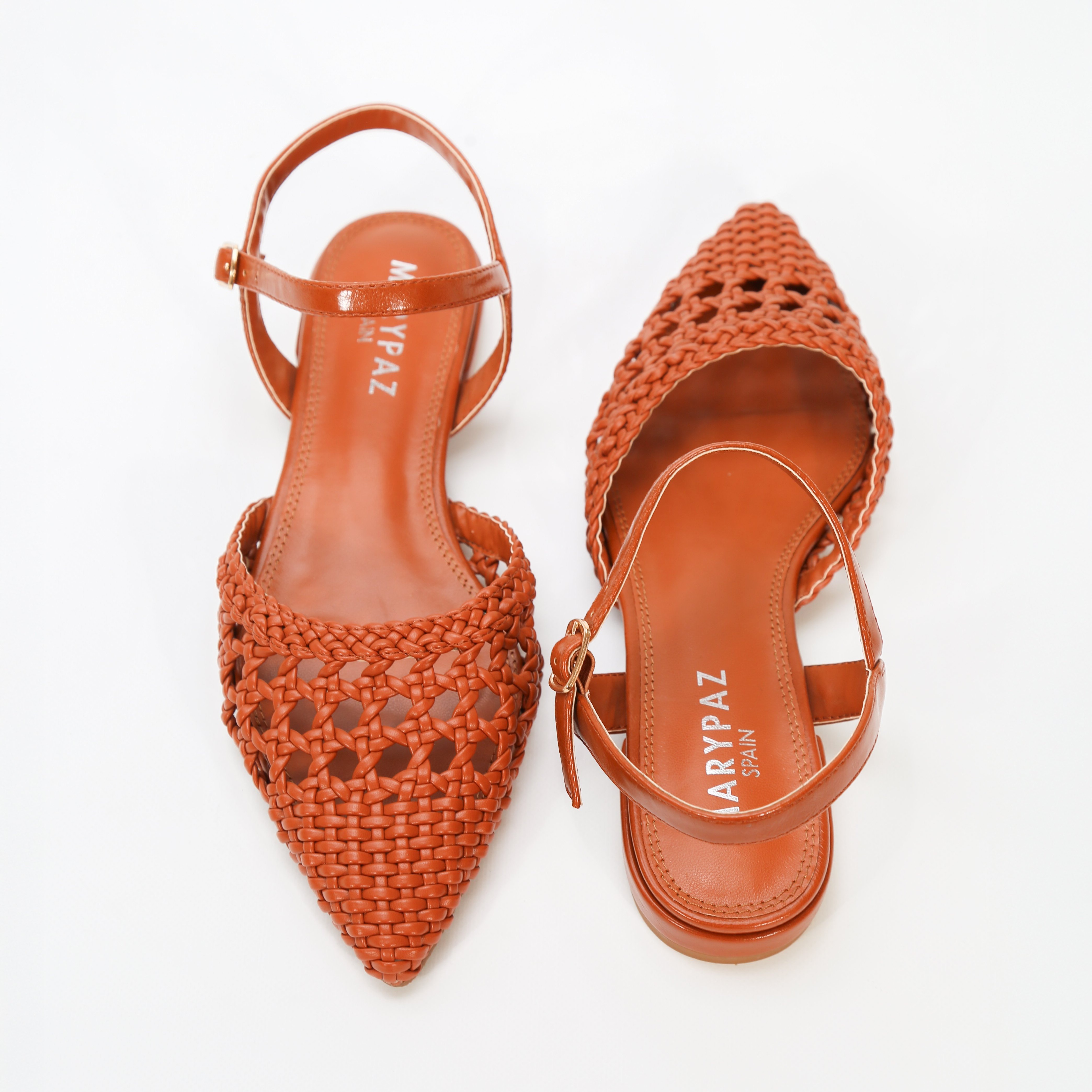 Zapatos destalonados