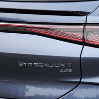 BYD empieza a sacar su artillería pesada en Europa: su nuevo eléctrico es un SUV deportivo de hasta 530 CV que fija en su punto de mira al Ford Mustang Mach-E