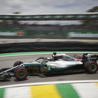 Lewis Hamilton gana en Brasil y convierte a Mercedes en Campeones del Mundo de Constructores